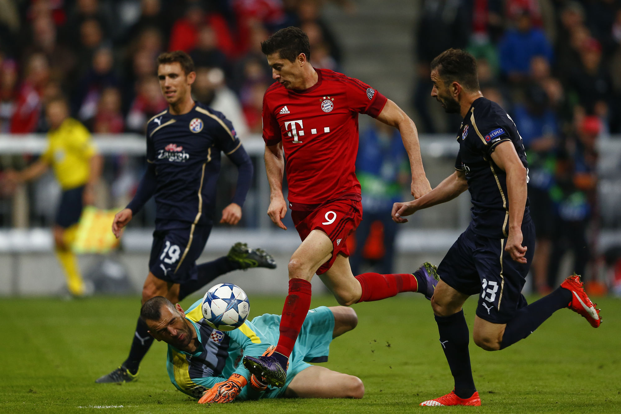 Lewandowski’s Hat-trick Hands Bayern Munich Another Thumping Win